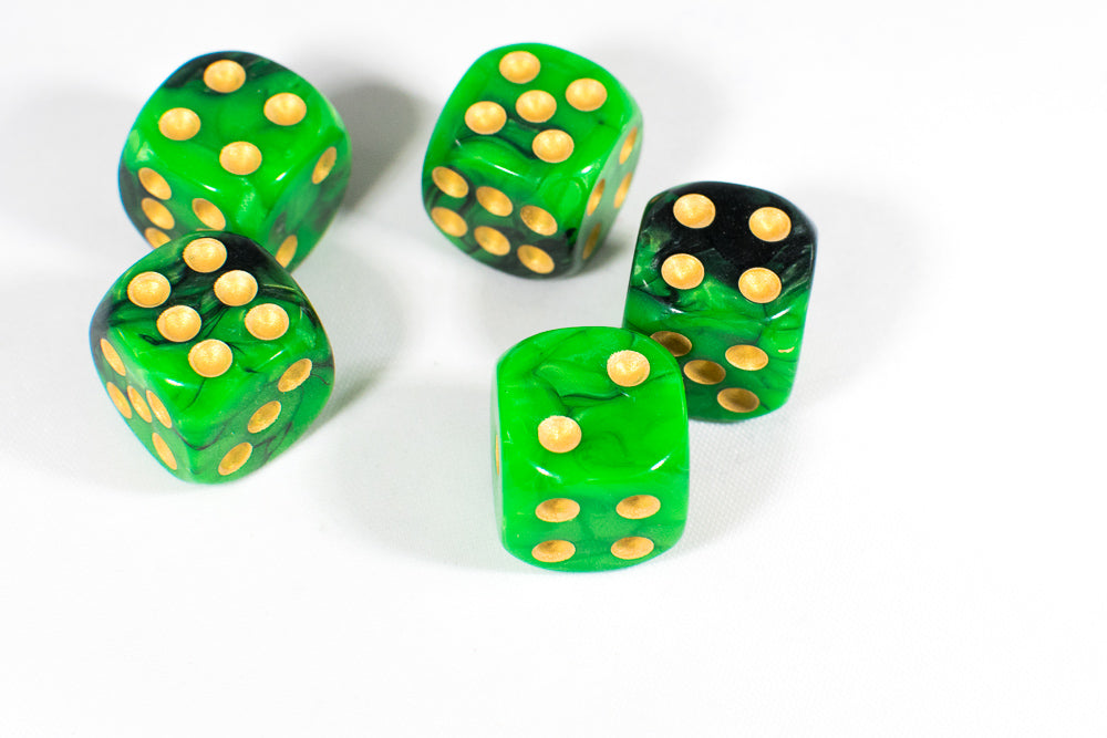 Green and Black 16mm D6 Pipped Dice