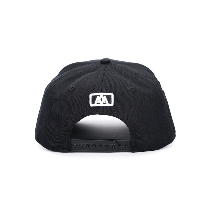 ‘7’ Premium Wool Blend Snapback - Black/White