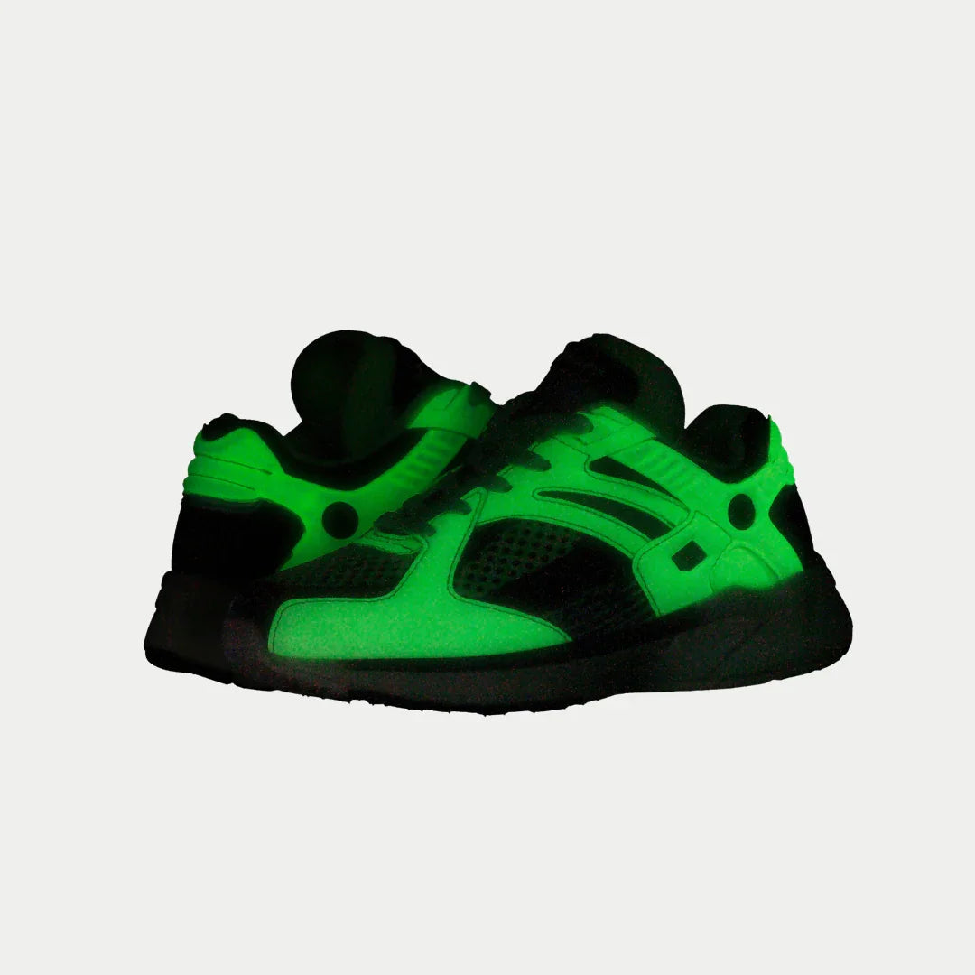 LA Gear Kids Catapult Light-Up x Glow Low Top Neon Yellow and Black