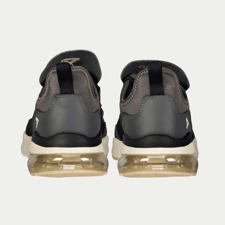 LA Gear Men’s Runyon Low Top Black x Gray Back View.