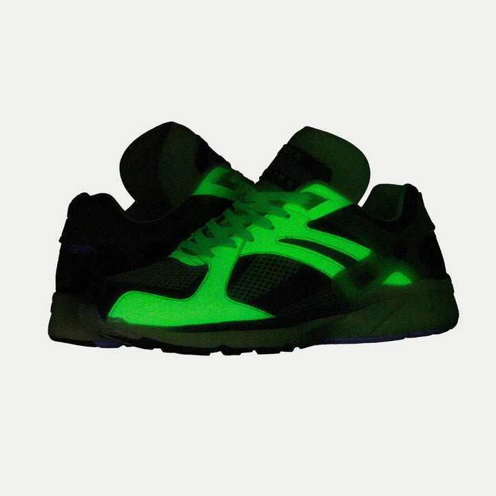 LA Gear Women's Light-Up x Glow Low Top Neon Yellow x Black