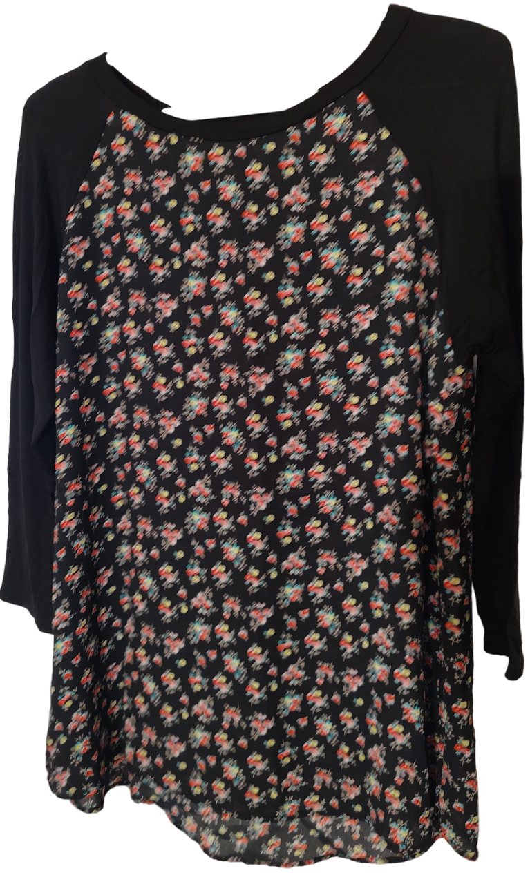 Woman's Top 1049 Clothing Apparel