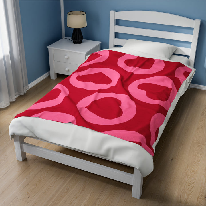 Heart on Pink Circle Velveteen Plush Blanket