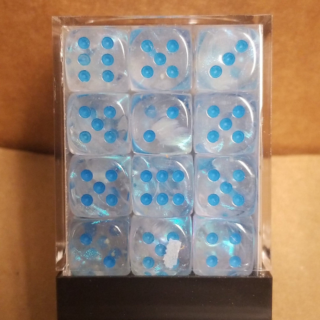 Borealis Icicle /light blue 7-Dice / 16mm / 12mm / 30mm Luminary