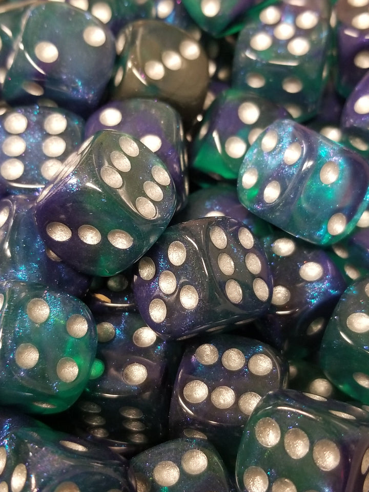 Blue & Green 16mm Glitter Pipped Dice