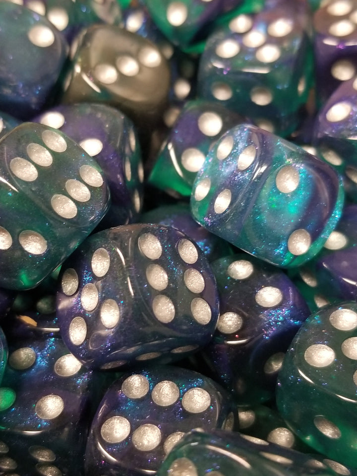 Blue & Green 16mm Glitter Pipped Dice