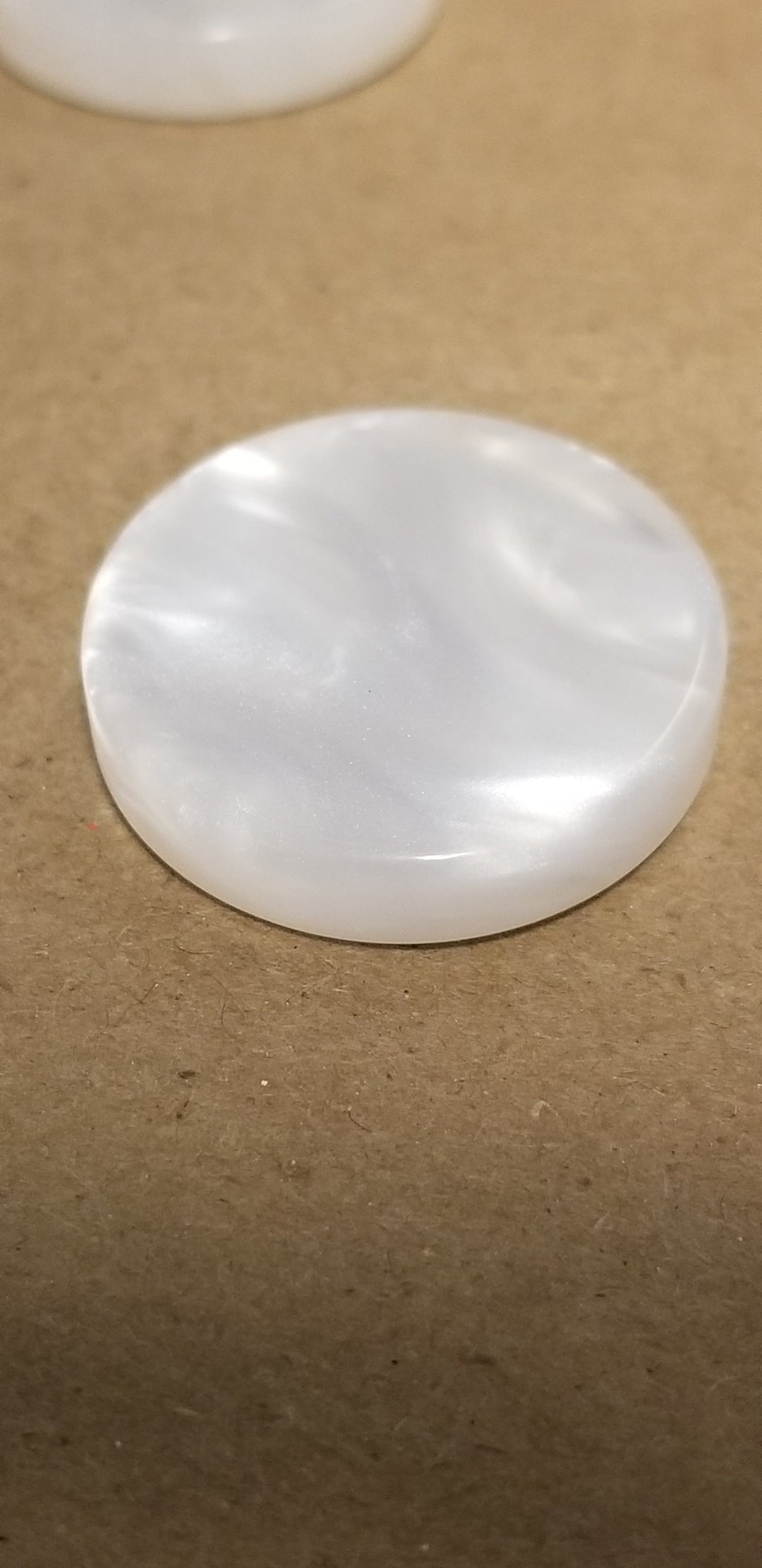 White Backgammon Checker Pearl Effect (28mm x 7mm) [sold per chip]