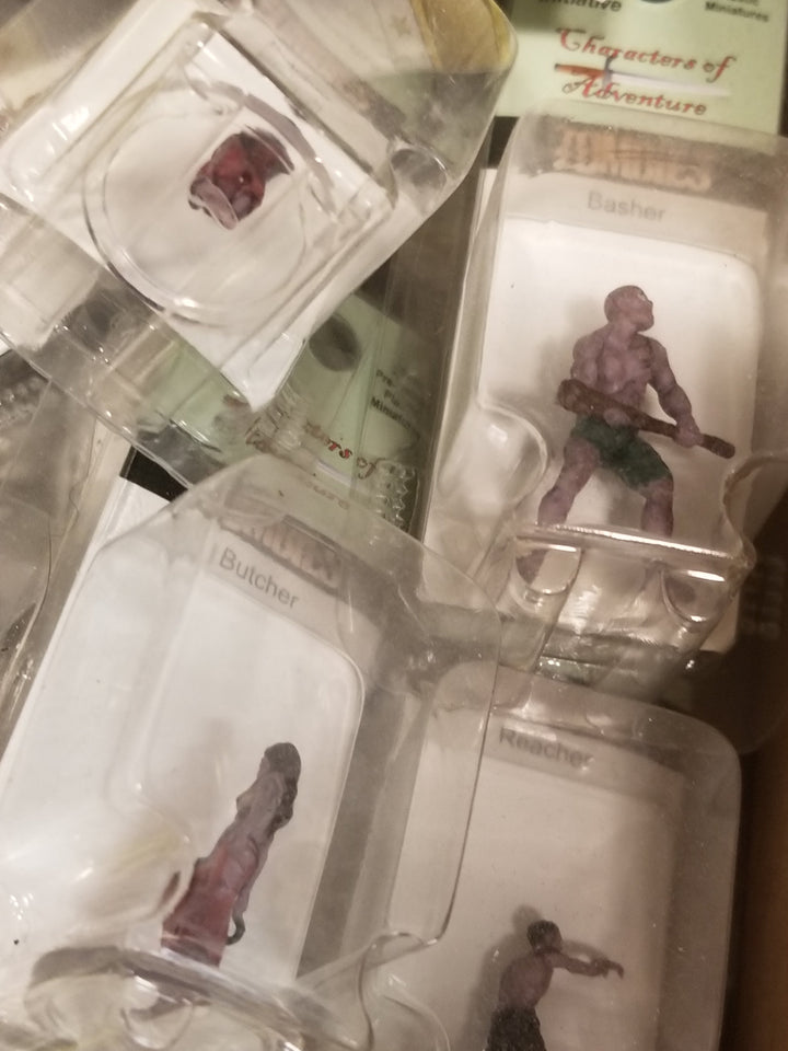 5x Random Miniature - 28mm Pre-painted Plastic Miniatures DnD Figure R4i