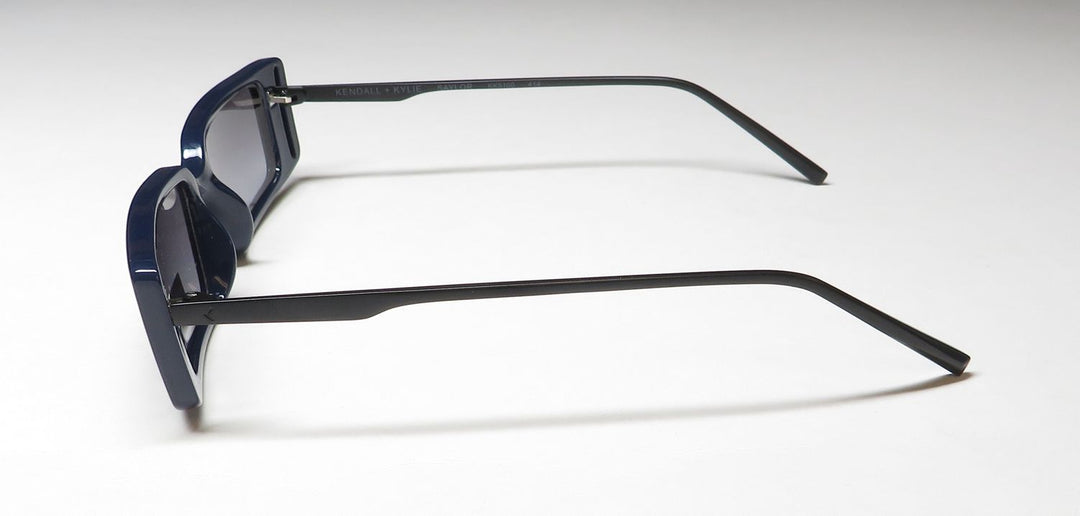 Kendall and Kylie Kk5100 Saylor Sunglasses