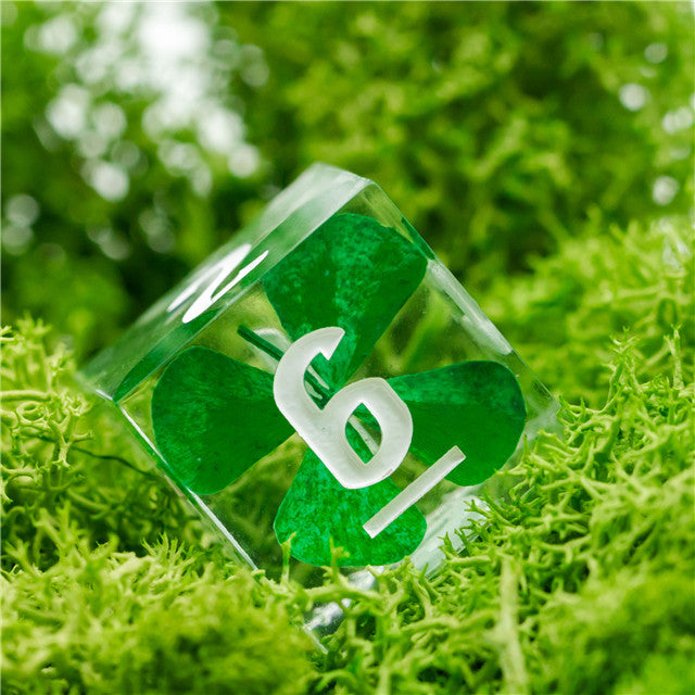 Real Four Leaf Clover 7-Dice Set Sharp Resin RPG DND