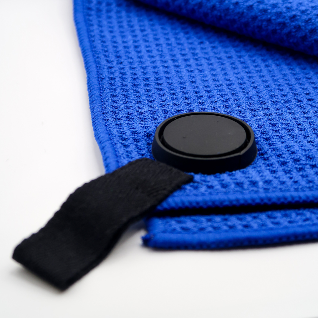 Talon Magnetic Golf Towel Zoomed In.