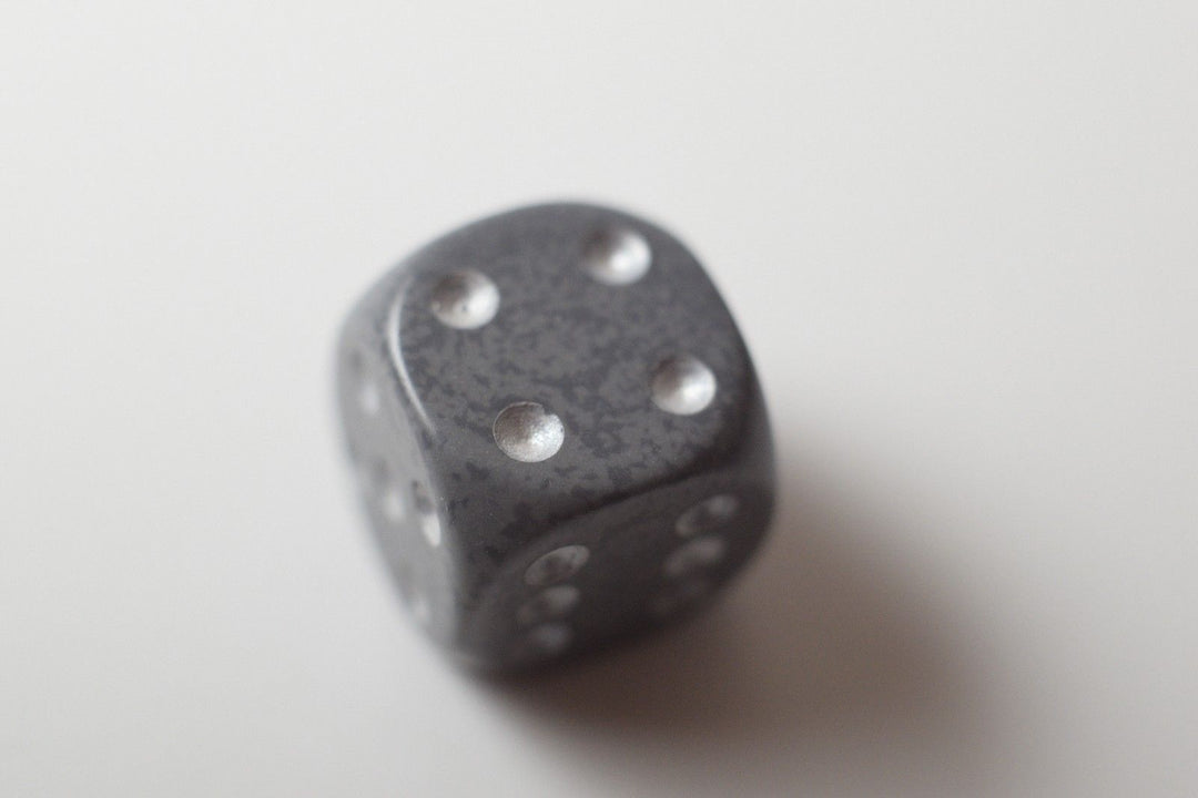 Hi-Tech Speckled 16mm D6 Pipped | Grey/Silver (sold per piece)