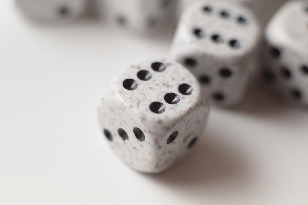 Arctic Camo Speckled 16mm D6 RPG Chessex | Sold Per Piece (White/Black)