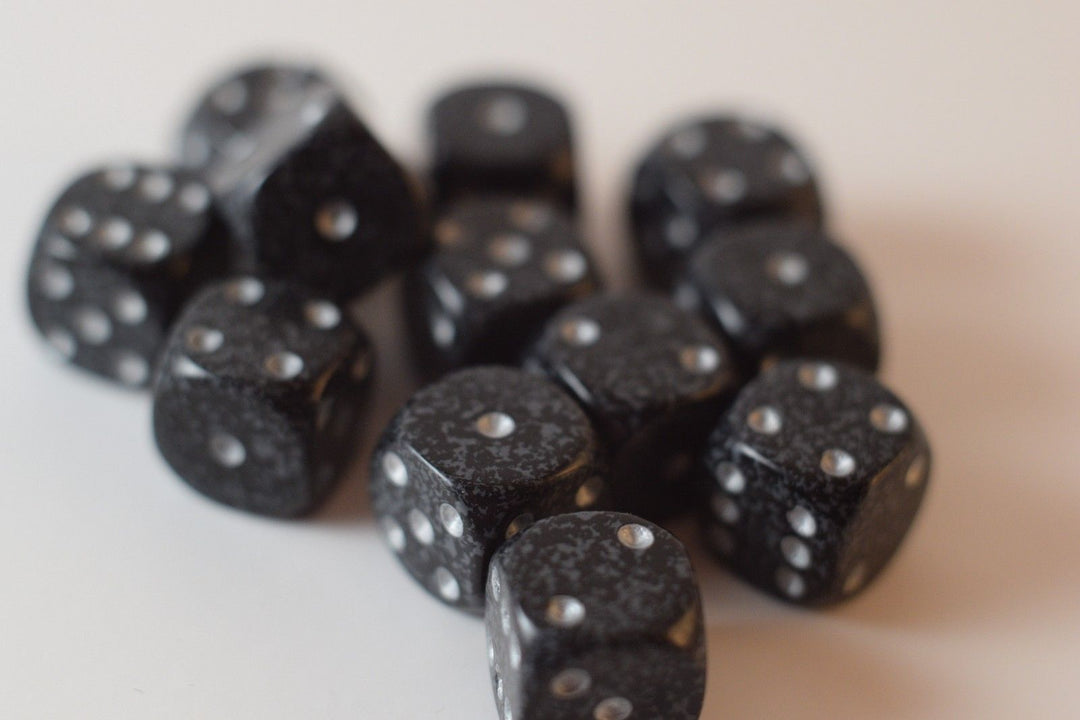 Ninja Speckled 12mm D6 Pipped