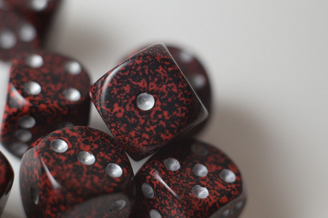 Silver Volcano Speckled 16mm D6 Pipped