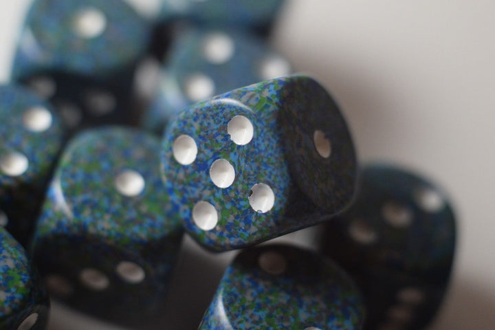 Sea Speckled 16mm D6 Pipped | Green/Blue/White (sold per die)
