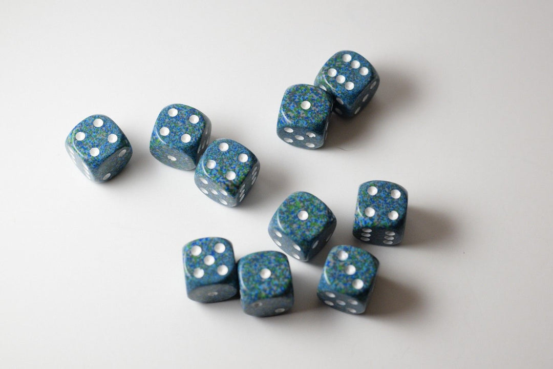 Sea Speckled 16mm D6 Pipped | Green/Blue/White (sold per die)
