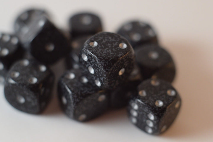 Ninja Speckled 12mm D6 Pipped
