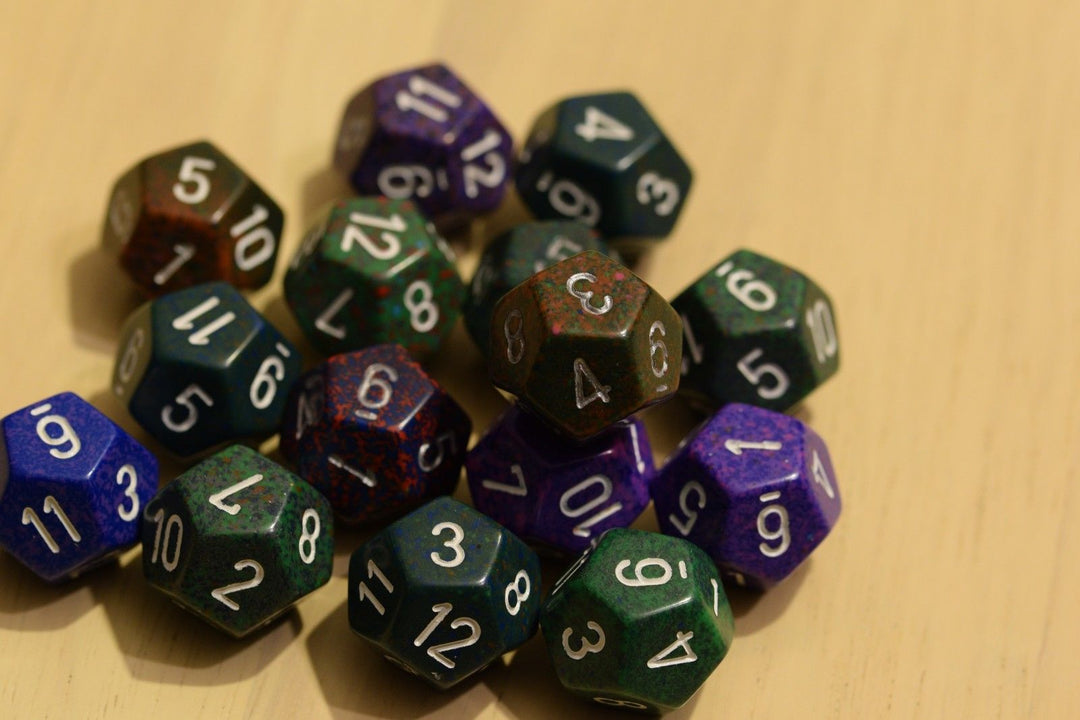Random Set of 18mm d12 Twelve Sided RPG Dungeons and Dragons Dice (6) Chessex