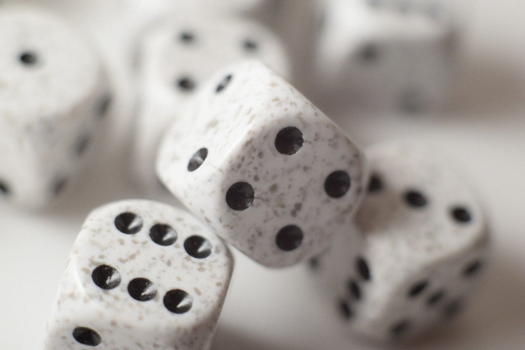 Arctic Camo Speckled 16mm D6 RPG Chessex | Sold Per Piece (White/Black)