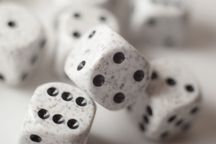 Arctic Camo Speckled 16mm D6 RPG Chessex | Sold Per Piece (White/Black)