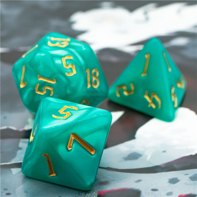 Seafoam Macaron 7-Dice Blend Set w/Gold Numbers