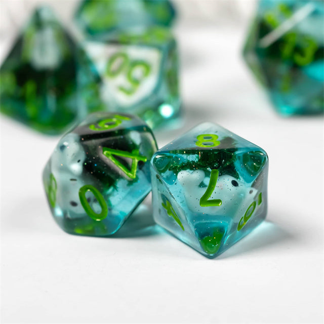 White Fish Seaweed 7-Dice Set w/Green Numbers Dnd Dice Set
