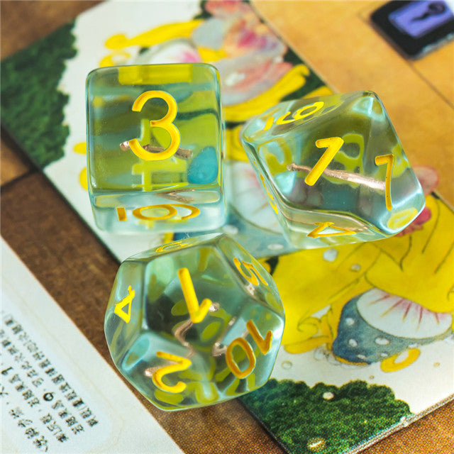 Cleric (Mace) Clear/yellow Dice w/ Golden Mace 7-Dice Set Rpg