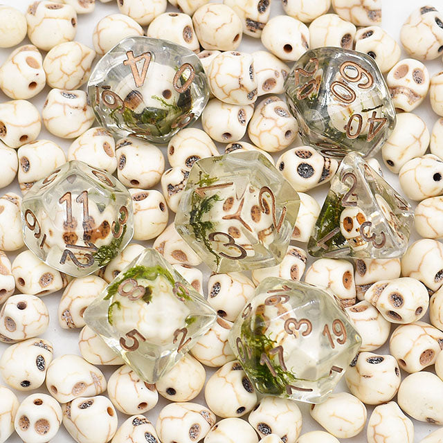 Skull Dice w/ Moss Halloween Resin 7-Dice