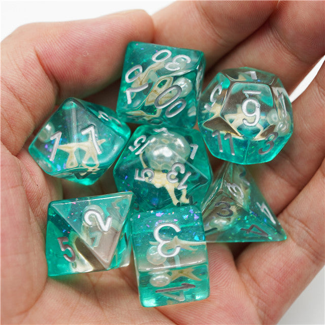 Starfish & Pearl Floating in Green Glitter 7-Dice Set