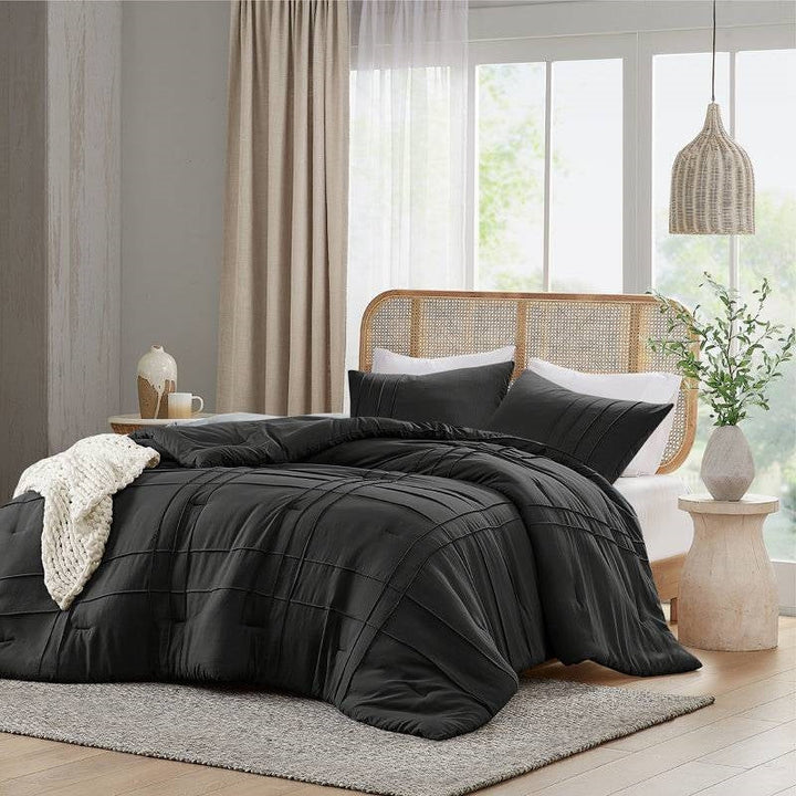 Twin/Twin XL Pre-Washed Pleated Microfiber Comforter Set in Black