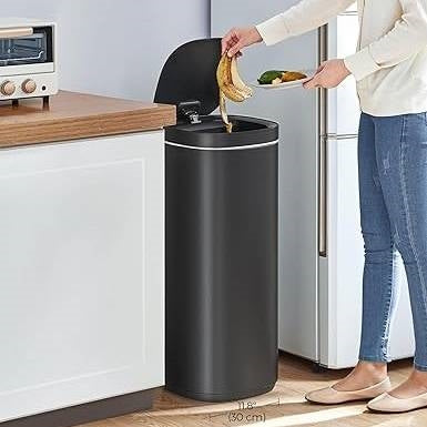 13-gallon Trash Can with Ozone Button