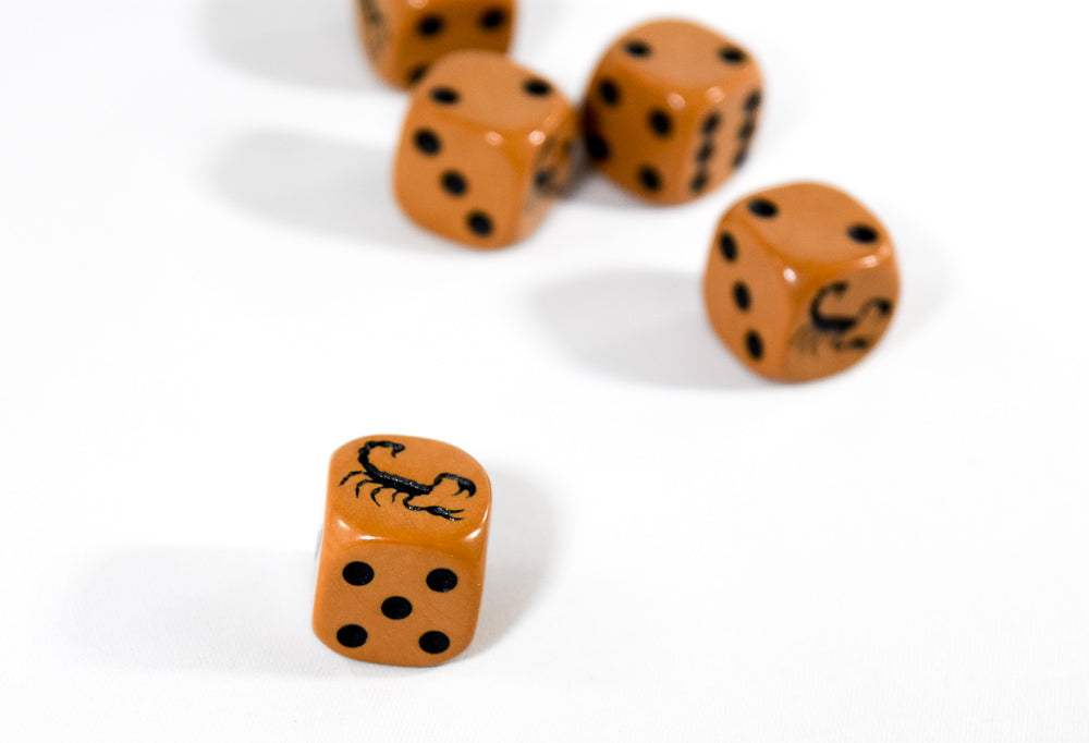 Brown Dice with Black Scorpions Dice 6 Sided Bunco RPG D6 16mm Roll