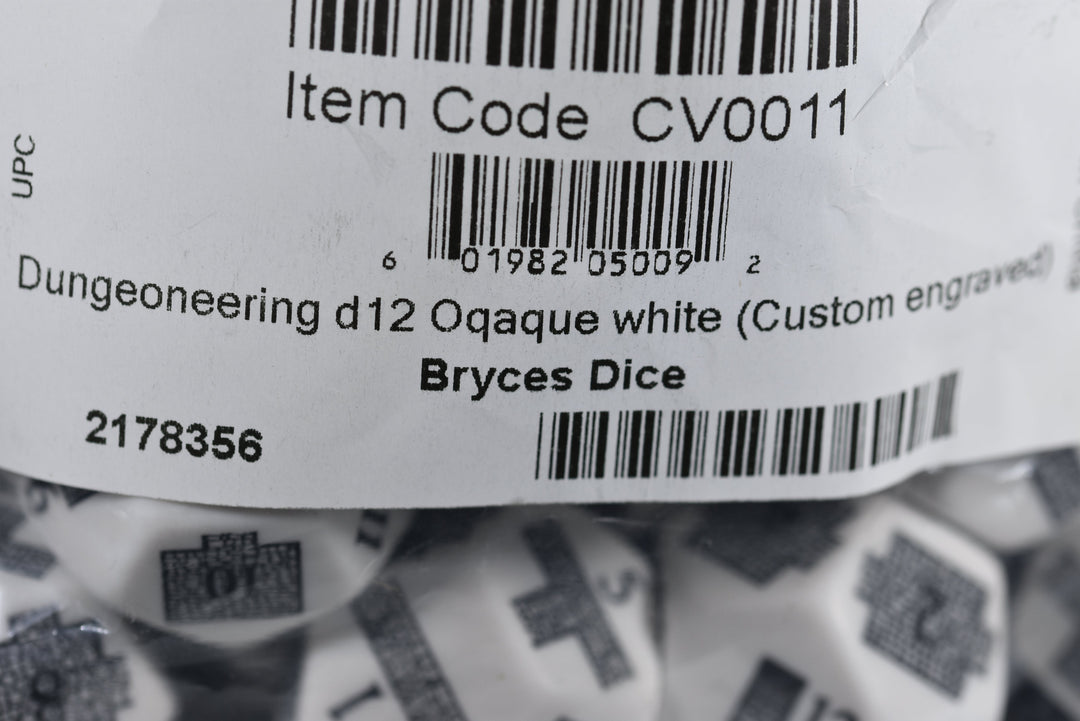 Dungeoneering d12 Opaque White Dice by Chessex - Navigate Your Adventure with Precision