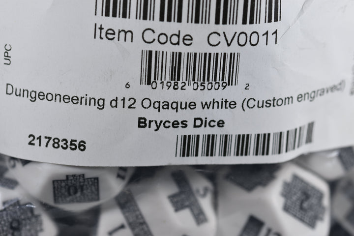 Dungeoneering d12 Opaque White Dice by Chessex - Navigate Your Adventure with Precision