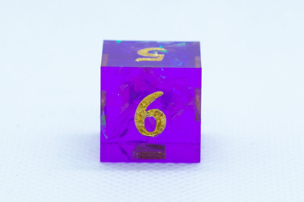 Pinnacle of Purple Sharp Edge Resin d6 / d20-Dice (Purple w/ Gold Numbers)