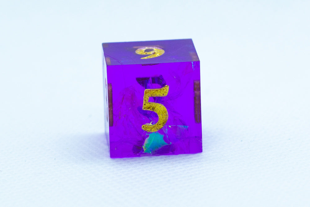 Pinnacle of Purple Sharp Edge Resin d6 / d20-Dice (Purple w/ Gold Numbers)