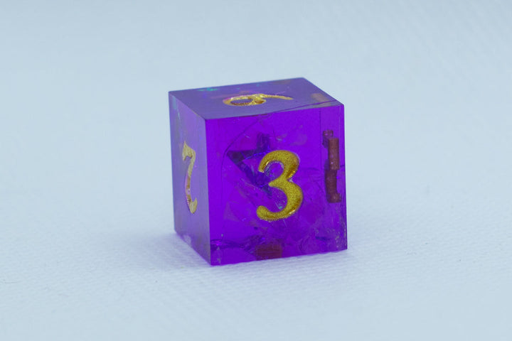 Pinnacle of Purple Sharp Edge Resin d6 / d20-Dice (Purple w/ Gold Numbers)