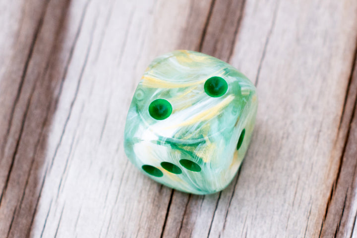 Marble 16mm d6 Green/dark green Dice (sold per die)
