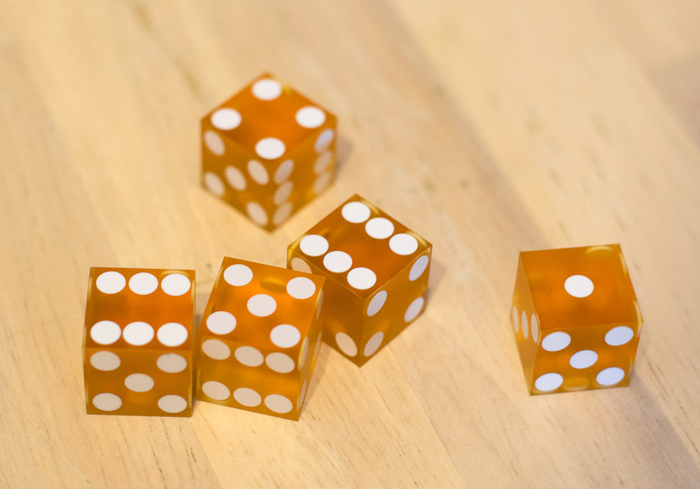 Orange Saffron Casino Dice d6 19mm Razor Edge No Serial Numbers or Names Clean