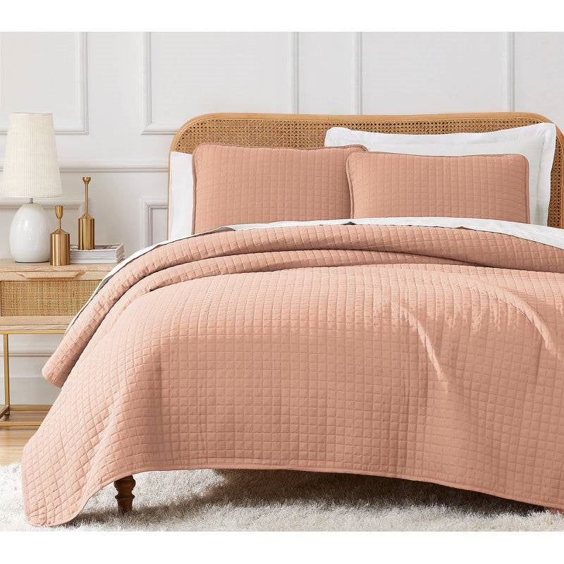 King/Cal King Lightweight Blush Ultra Soft 3-Piece Microfiber Quilt Set