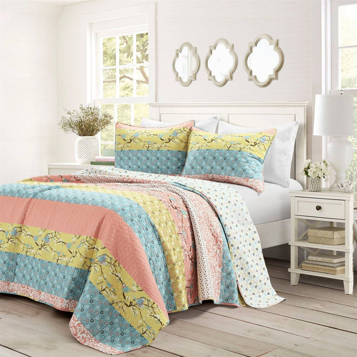 King Size Blue Yellow Pink Ivory Boho Floral Reversible Lightweight Quilt Set