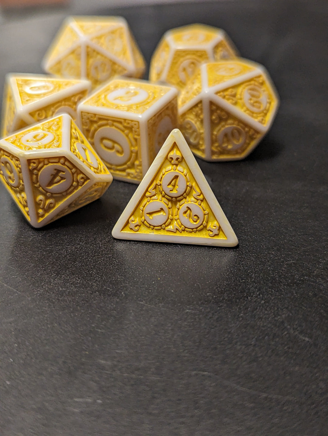 White & Yellow Magic Flame 7-Dice Set DND RPG Dice Yellow Color Fill