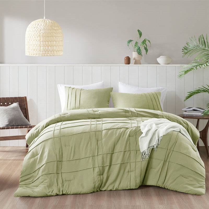Queen Size Microfiber Pleated Lightweight Soft Comforter Set in Sage Green