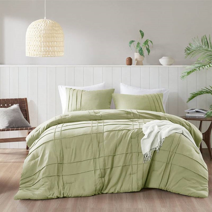 Queen Size Microfiber Pleated Lightweight Soft Comforter Set in Sage Green