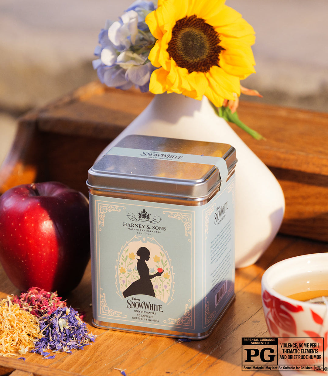 Snow White Tea Tin of 20 Sachets Front.