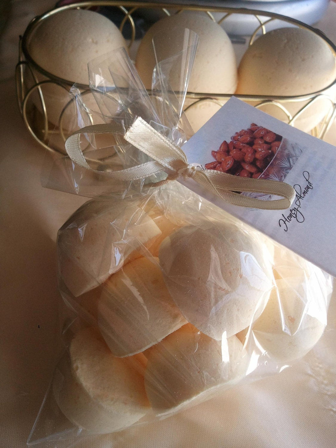 14 Bath Bombs 1 oz. each (Honey Almond) Gift Bag