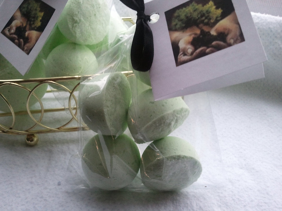 14 Bath Bombs in Bonsai Fragrance Gift Bag