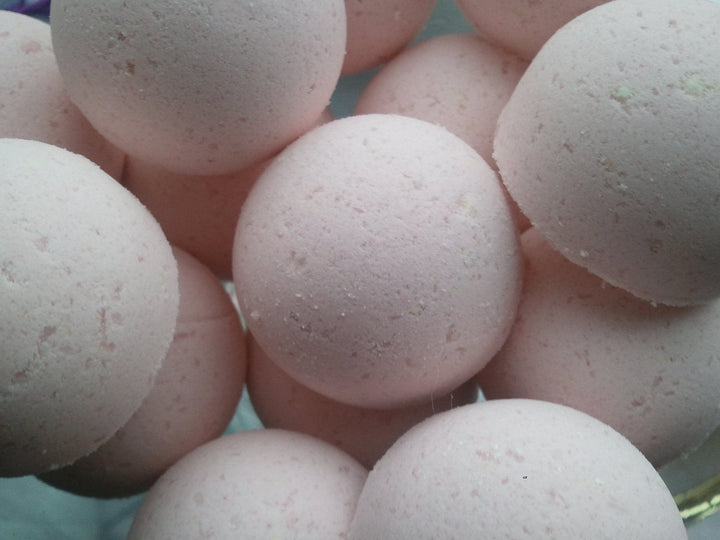 14 Bath Bombs (Candy Cane) Gift Bag Fizzies