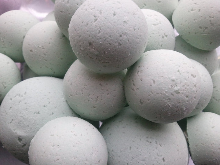 14 Bath Bombs Lavender and Chamomile Gift Bag